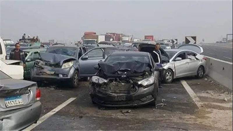 مصرع شخص وإصابة 2 آخرين في حادث تصادم سيارتين بقنا