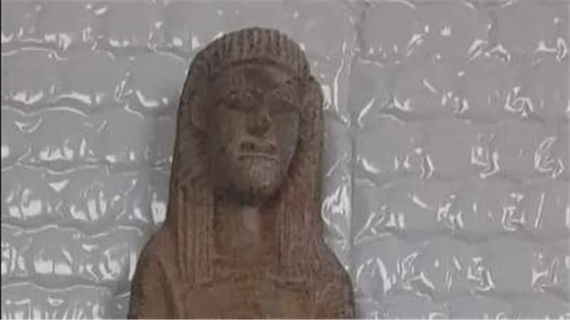 الخارجية تسلم وزارة السياحة والآثار عددًا من القطع الأثرية المستردة من نيوزيلاندا