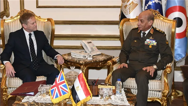 وزير الدفاع والإنتاج الحربى يلتقى نظيره البريطانى.. فيديو