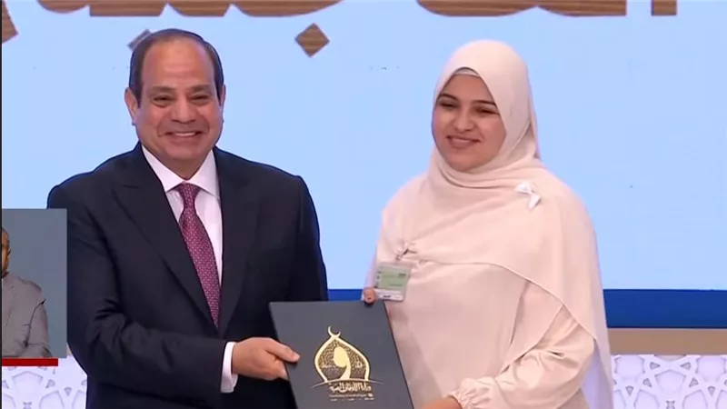 الرئيس السيسي يكرم الفائزين في المسابقة العالمية الـ30 للقرآن الكريم