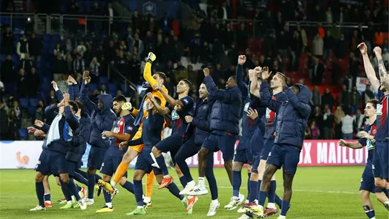 رسميًا.. باريس سان جيرمان يتوج بلقب الدورى الفرنسى 