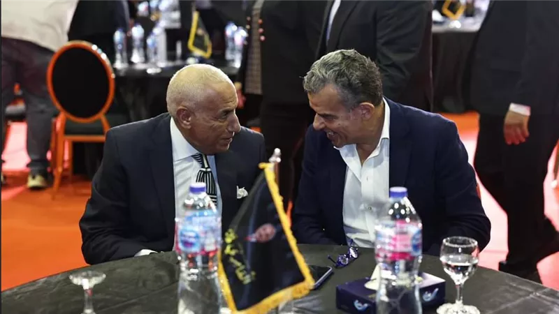 وصول حسين لبيب رئيس الزمالك إلى مقر النادي الأهلي لحضور حفل تأبين العامري فاروق