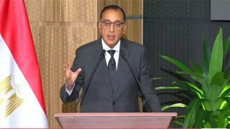رئيس الوزراء: حزم الحماية الاجتماعية تستهدف دعم الأسر الأولى بالرعاية وتكافل وكرامة