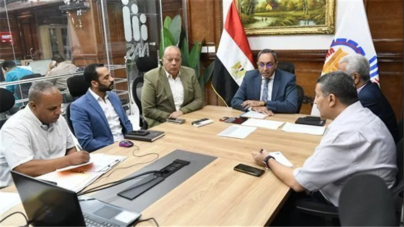 محافظ قنا يوجه رؤساء الوحدات المحلية بتسهيل إجراءات تصالح مخالفات البناء