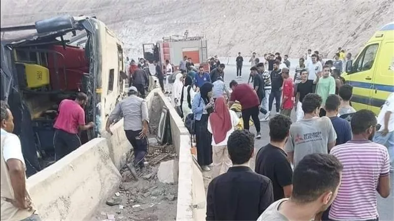 وزارة الصحة: ارتفاع عدد ضحايا حادث أتوبيس الجلالة لـ 12 متوفيا و33 مصابًا