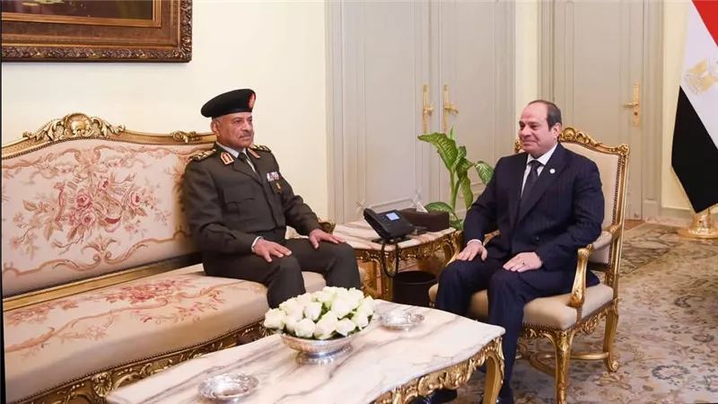 الرئيس السيسي يستقبل وزير الدفاع