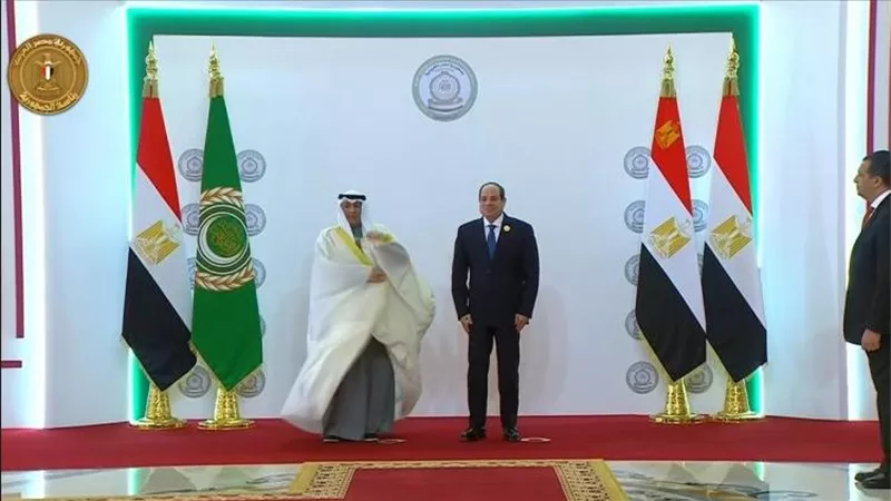 بث مباشر.. الرئيس السيسي يستقبل الوفود المشاركة بالقمة العربية الطارئة