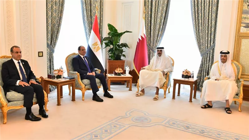 الرئيس السيسي يؤكد أهمية زيادة حجم التبادل التجارى وتعزيز الاستثمارات القطرية فى مصر