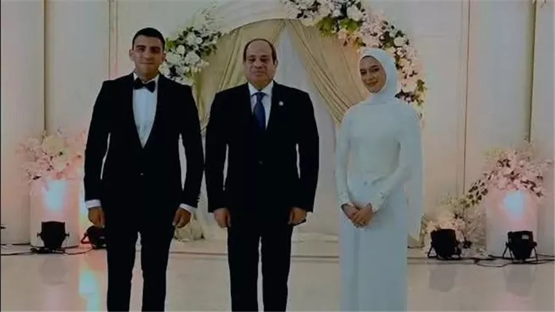الرئيس السيسي يستجيب لدعوة ابنة شهيد شرطة ويحضر عقد قرانها.. فيديو