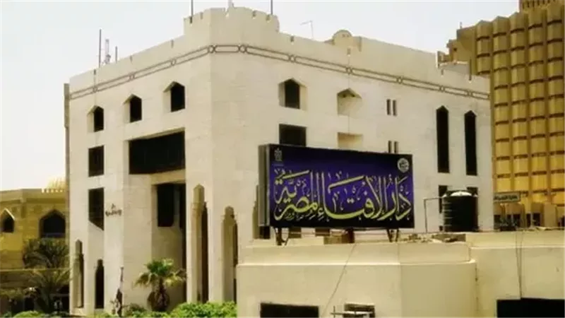 هل يجوز إخراج الزكاة لشاب مقبل على الزواج؟.. دار الإفتاء تحسم الجدل