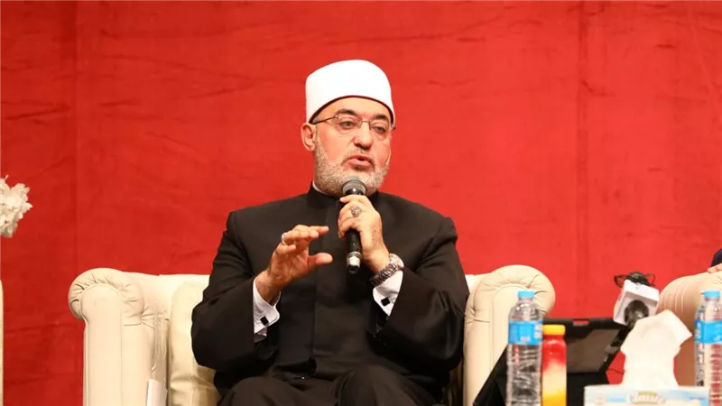 مفتي الجمهورية يحذر: الشائعات وتزييف المفاهيم أخطر ما يهدد الهوية 