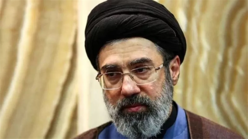 مجتبى خامنئى: لابد من إحباط العدو وهزيمته والآن هى مرحلة الجهاد الاقتصادى