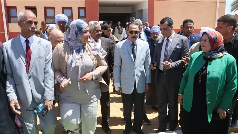محافظ سوهاج يفتتح مدرستي نجع العرب سلمى ومحمد حسان الحكيم بقرية إدفا 