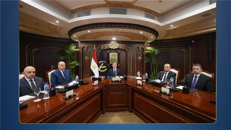 وزير الداخلية يشارك في الإجتماع الوزاري الثالث والأربعين لوزراء الداخلية العرب عبر تقنية 