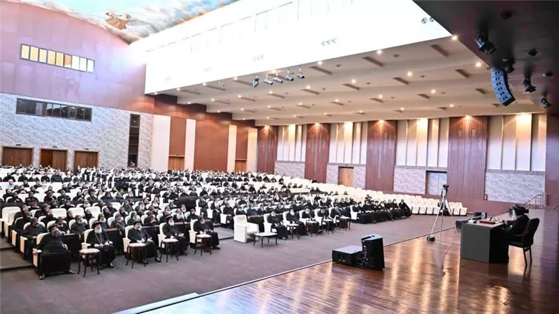 البابا تواضروس يلتقي 575 راهبا من رهبان الأديرة ويهنئهم بعيد القيامة 