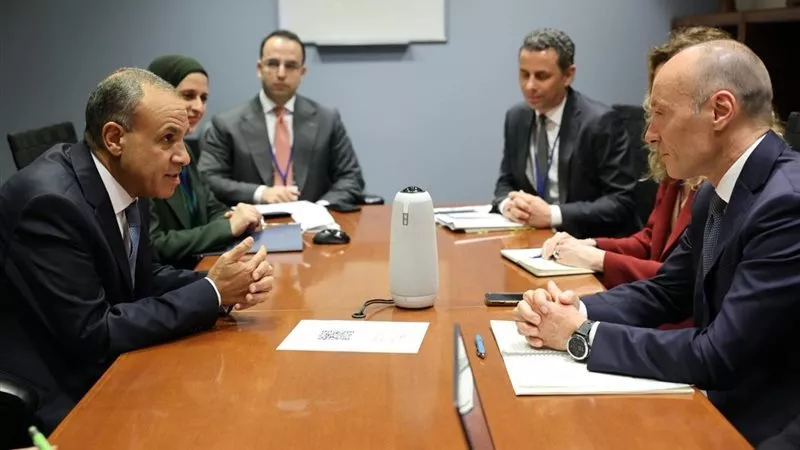 وزير الخارجية يلتقي وفد الوكالة الإيطالية للتعاون التنموي لبحث تعزيز التعاون