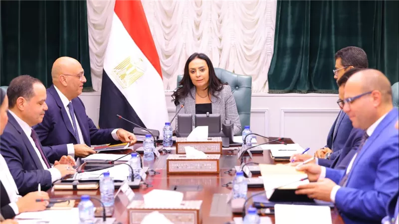 وزيرة التضامن تبحث آليات تفعيل الاستراتيجية الوطنية للحرف اليدوية