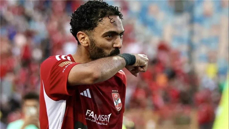 الأهلي يتمسّك باستمرار حسين الشحات ويخطط لتجديد عقده