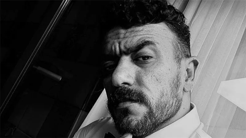 أحمد العوضي يروّج لـ «شمشون ودليلة» بصورة من كواليس التصوير