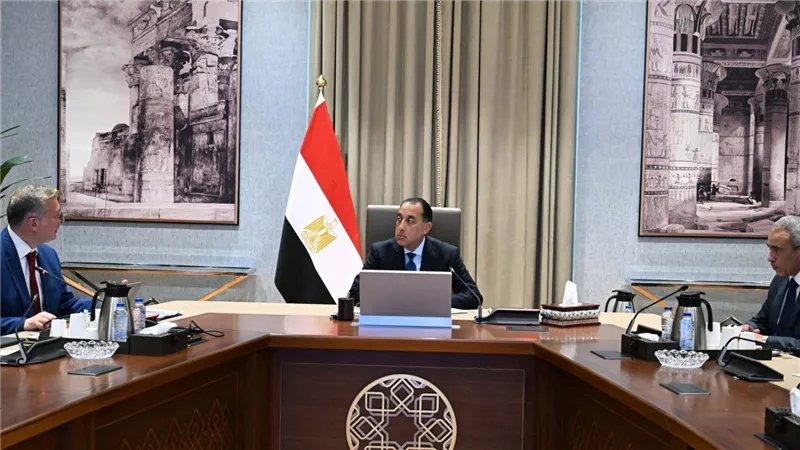 رئيس الوزراء يلتقى وزير البترول لاستعراض عددٍ من ملفات عمل الوزارة