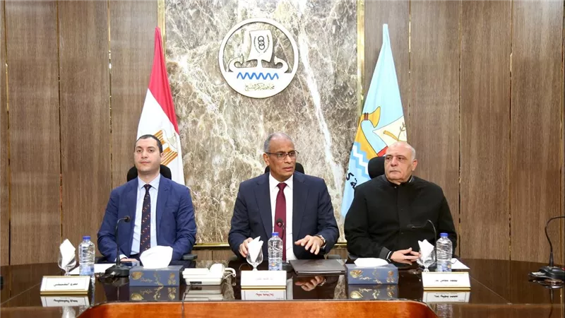 محافظ كفر الشيخ يستعرض جهود المراكز التكنولوجية واستدامة للتدريب والتطوير
