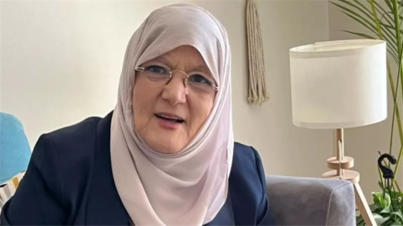 شمس البارودى تنعى خالها: رحمات ربى تشملك وكل من سبقونا من الأحباب