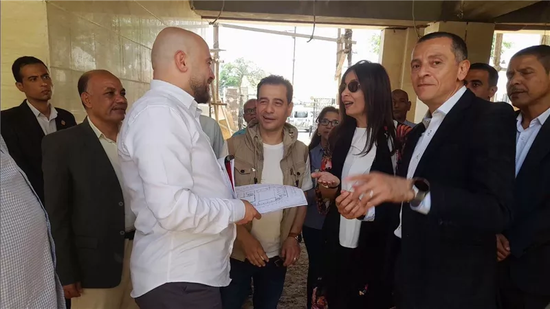وزيرة الثقافة ومحافظ أسوان يتفقدان المواقع الثقافية بالمحافظة