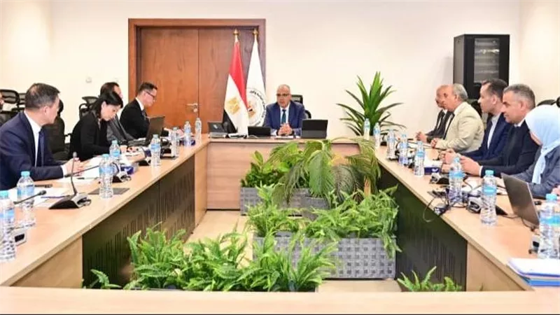 وزير الري يلتقي رئيس مفوضية نهر اليانجتسي الصيني لبحث سبل تعزيز الاعتماد على التكنولوجيا الحديثة