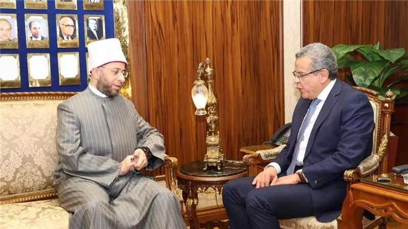 وزير الأوقاف يلتقي رئيس المركزي للمحاسبات لتعزيز التعاون والحوكمة