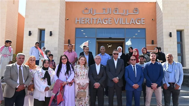 محافظ جنوب سيناء وسفير أذربيجان يتفقدان قرية التراث البدوي بشرم الشيخ