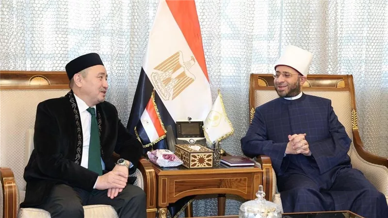وزير الأوقاف يستقبل نائب رئيس الجامعة المصرية للثقافة الإسلامية بكازاخستان وسفير كازاخستان لدى القاهرة