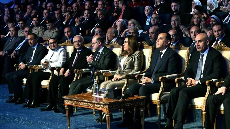 رئيس الوزراء يُكرم محافظة سوهاج لتصدرها محافظات الجمهورية في تدريبات العمل الحر| صور