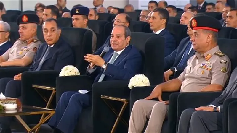 الرئيس السيسى: الاكتفاء الذاتى الكامل فكرة صعبة جدا ولازم نفهم الحكاية