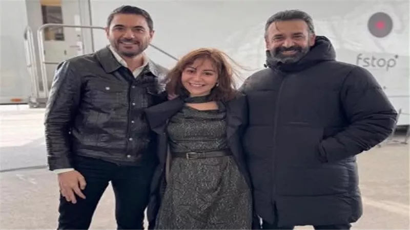 كريم عبد العزيز: منة شلبي فرد من العائلة.. ومشاركتها في 