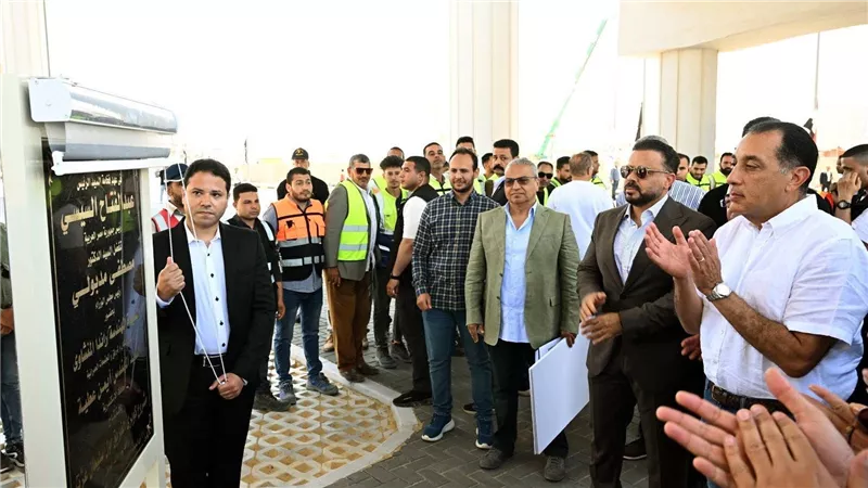 رئيس الوزراء يفتتح كوبري 