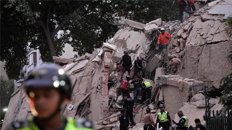 رودريجيز: 32 شخصا لقوا حتفهم وأصيب 700 آخرون جراء زلزالين قويين متتاليين