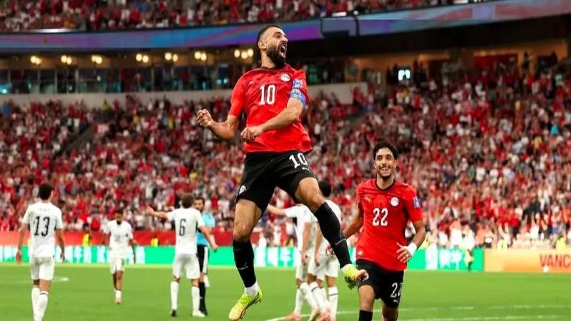 حسام حسن يكشف سبب تبديل محمد صلاح أمام إيران