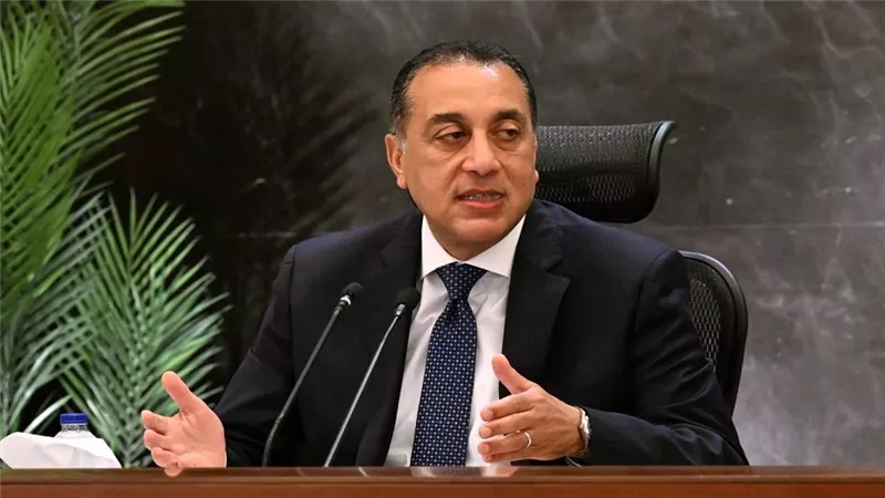 رئيس الوزراء يستعرض الآلية المقترحة لضمان تمويل مشروعات البنية التحتية فى مصر
