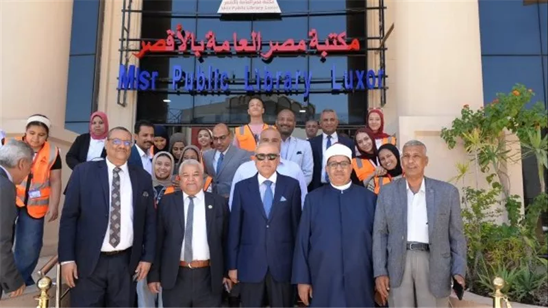 محافظ الأقصر يكرم أوائل الإعدادية العامة والأزهرية والفائزين في مسابقة الرسم الدولية 