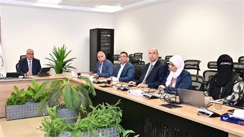 وزير الري يتابع الموقف التنفيذي للمشروع القومي لضبط نهر النيل
