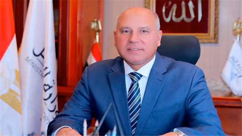 وزير النقل: ستتم ملاحقة مرتكبي واقعة قذف قطار أسوان بالحجارة لتقديمهم إلى المحاكمة العاجلة