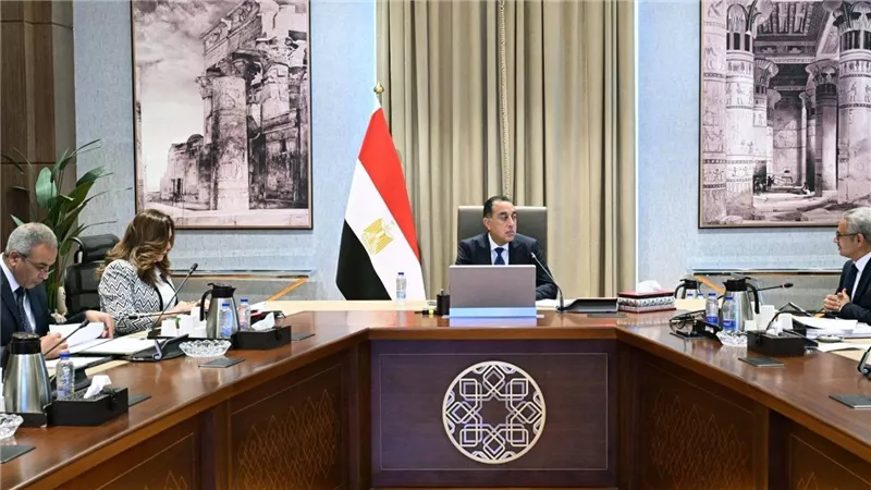رئيس الوزراء يستعرض الموقف التنفيذي للمشروعات الخدمية والتنموية في محافظة بني سويف