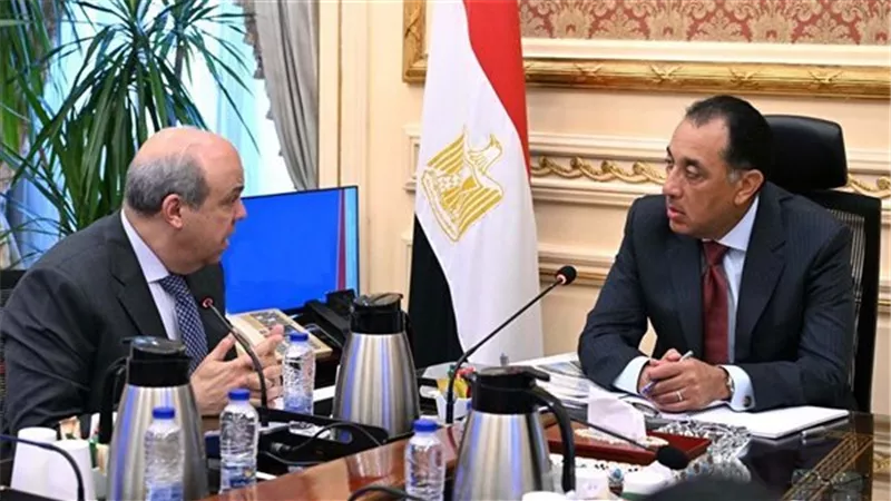 وزير الطيران: مشروع مبنى الركاب 4 بمطار القاهرة يرفع الطاقة الاستيعابية إلى 70 مليون راكب