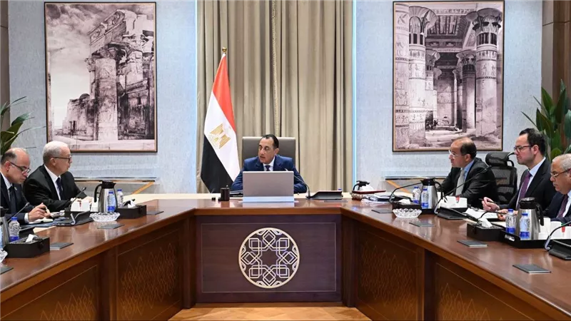 رئيس الوزراء يتابع مستجدات تنفيذ خطة تخارج الدولة من عدد من الشركات الحكومية