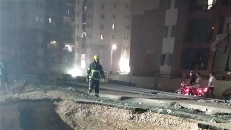 سقوط سيارة داخل حفرة بحي الأسمرات.. والحماية المدنية تنقذ السائق