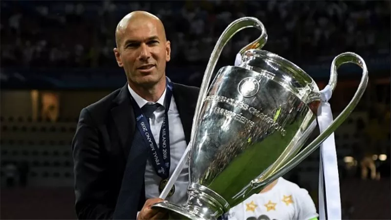 زين الدين زيدان مديرًا فنيًا لمنتخب فرنسا خلال ساعات
