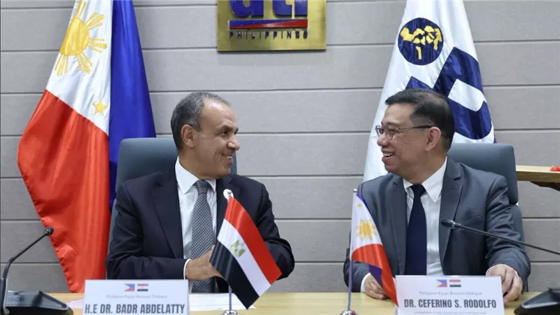 وزير الخارجية يشارك في مائدة مستديرة مع كبار رجال الأعمال الفلبينيين وممثلي غرفة التجارة والصناعة الفلبينية