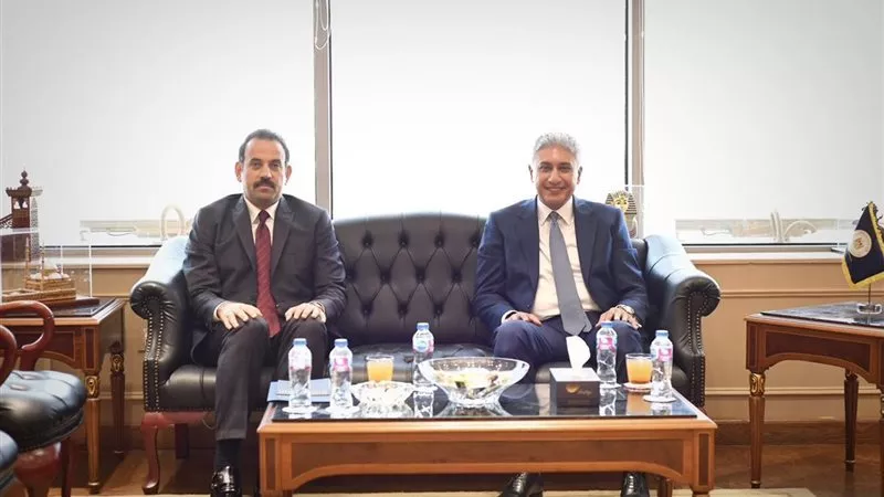 وزير السياحة يلتقي رئيس جهاز مستقبل مصر لبحث سبل تعزيز التعاون المشترك